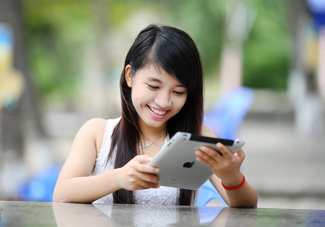 ipad, girl, tablet-1721500.jpg